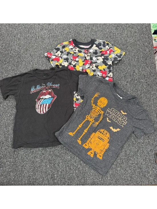 Bundle 5T T-Shirts Star Wars, Mickey Mouse, Rolling Stones