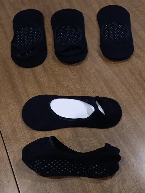 Womens's Black No-Show Gripper Socks