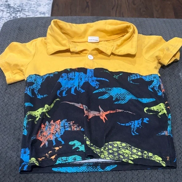🟢10/$10 - Yellow Dinosaur Print Kids Shirt