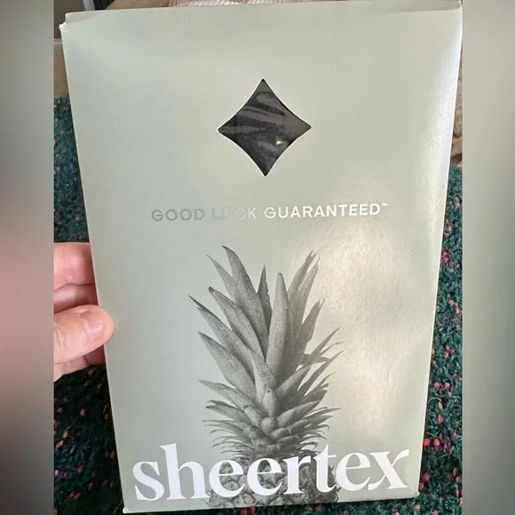 ‼️RARE‼️🎸SHEERTEX🎸🔥NWT🔥PINES CLASSIC SEMI-SHEER RIP-RESIST TIGHTS—S