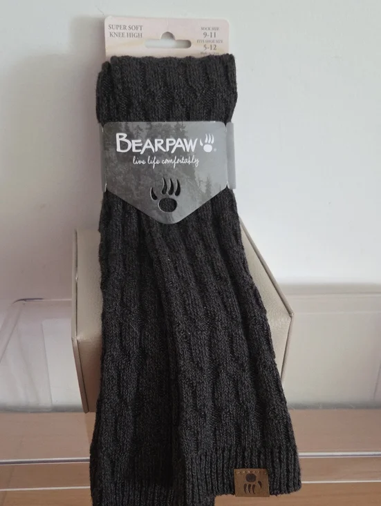 BearPaw NWT Womens Cable-Knit Knee High Socks — Charcoal Black