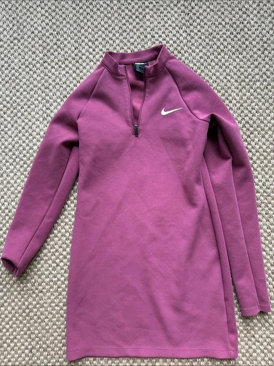 Nike woman’s run dress Plum Half-Zip Sport Dress Jacket small