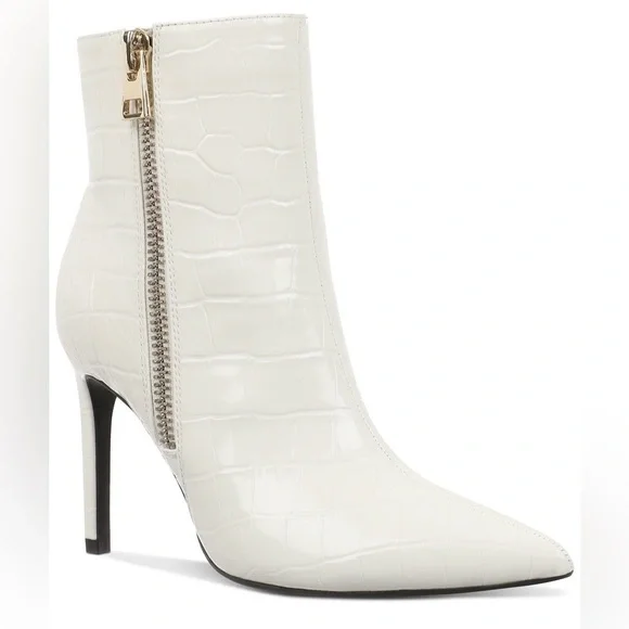 NWT I.N.C. International Concepts Women's Sarishaa Zip Booties