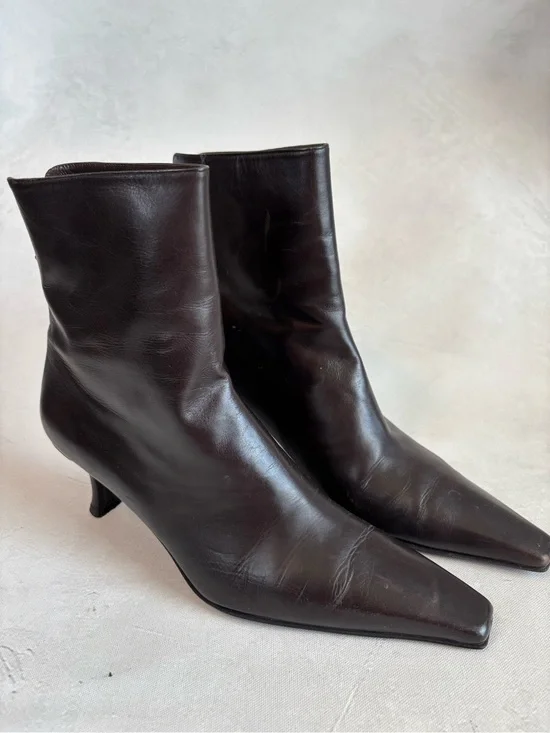 Stuart Weitzman Classic Pointed Toe Women’s Ankle Boots, Dark Brown, leather, 8