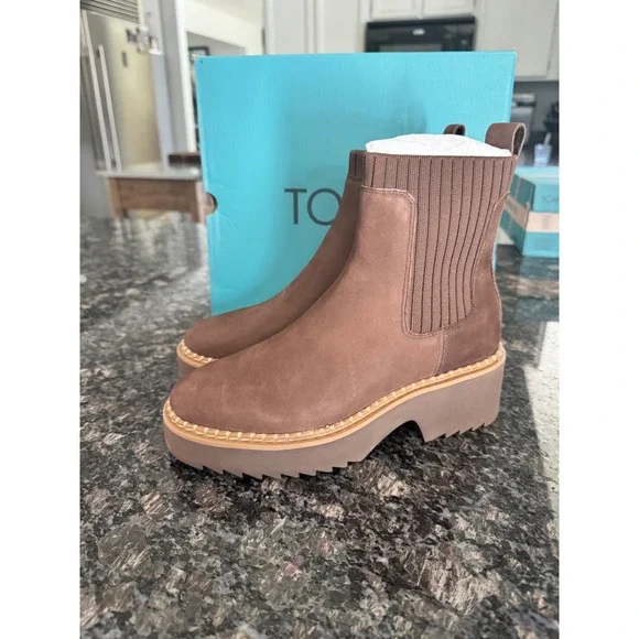 TOMS Millie Water Resistant Oak Brown Nubuck Leather Lug Sole Boots Womens 6‎