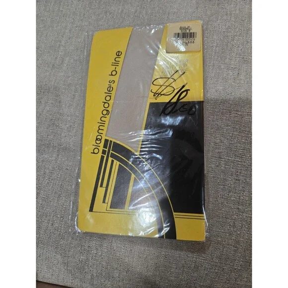 Vintage Bloomingdale's B-Line Sheer Pantyhose Seashell Size B Sealed NOS