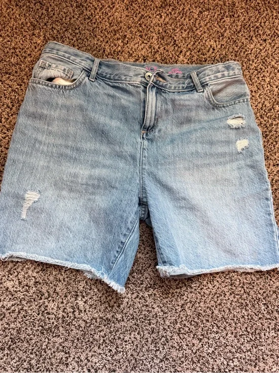 Children’s place size 16 Jean short