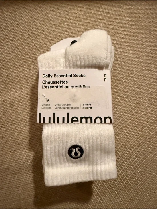 NWT Lululemon Daily Essential Socks
