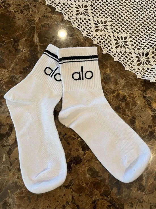 Alo Throwback White Ankle Socks Breathable Fitness Athletic Socks