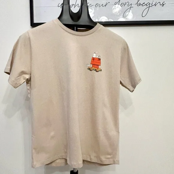 NWT Peanuts Fall Boy T-shirt Size XL Charlie Brown Snoopy Pumpkin