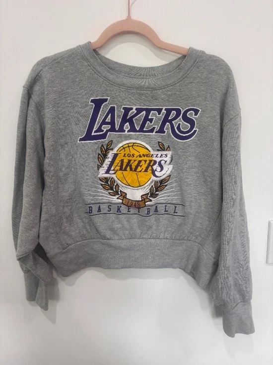 NBA Los Angeles Lakers Sweatshirt Youth XL Gray Crewneck Vintage Logo Graphic