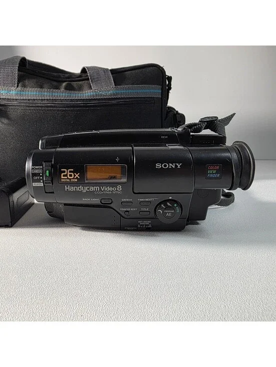 Sony Handycam CCD-TR66 Video 8 Tested w/ Battery, AV Cords & Case