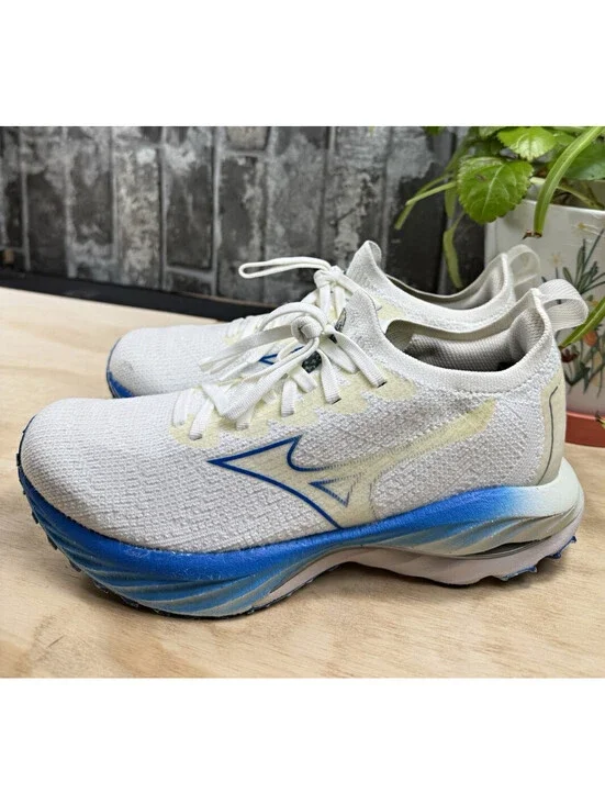 Mizuno Wave Neo Wind Women’s White/Blue Low Top Lace-Up Knit Sneakers J1GD227821