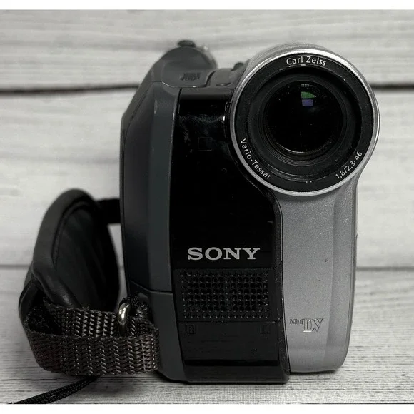 Sony Handycam DCR-HC28 Digital Video Camera Carl Zeiss‎ 20x For Parts or Repair