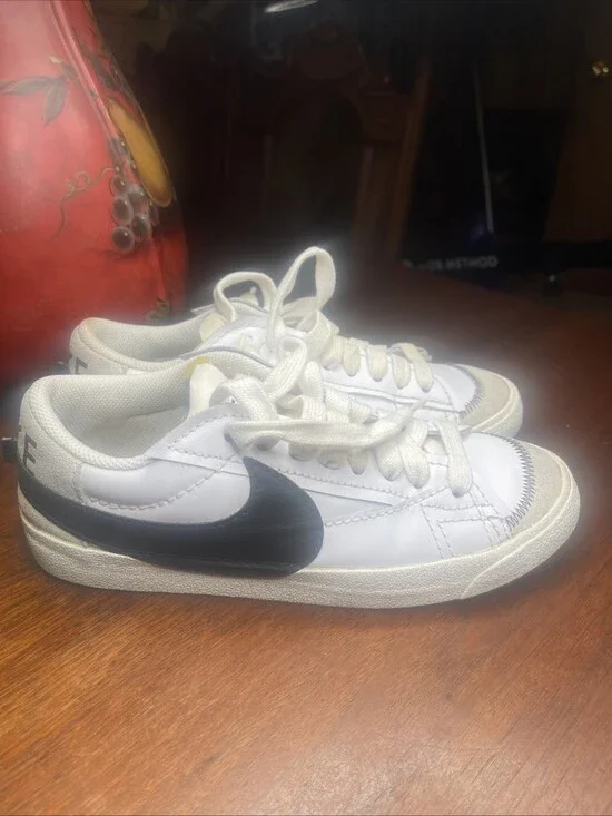 Nike Womens Blazer Low 77 Jumbo DQ1470-101 White Casual Shoes Sneakers Size 10M