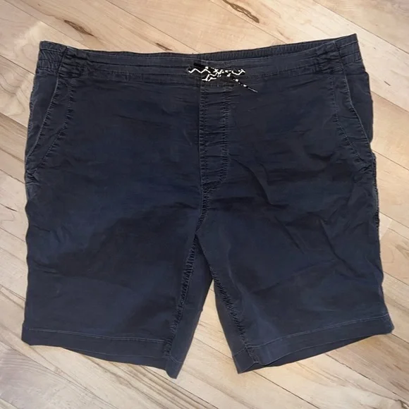 American Eagle 9” Extreme Flex Shorts​