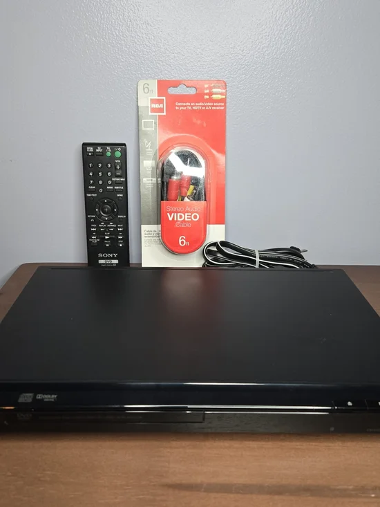 Sony Digital CD/DVD Player DVP-SR200P W Remote Control And New RCA AV Cables