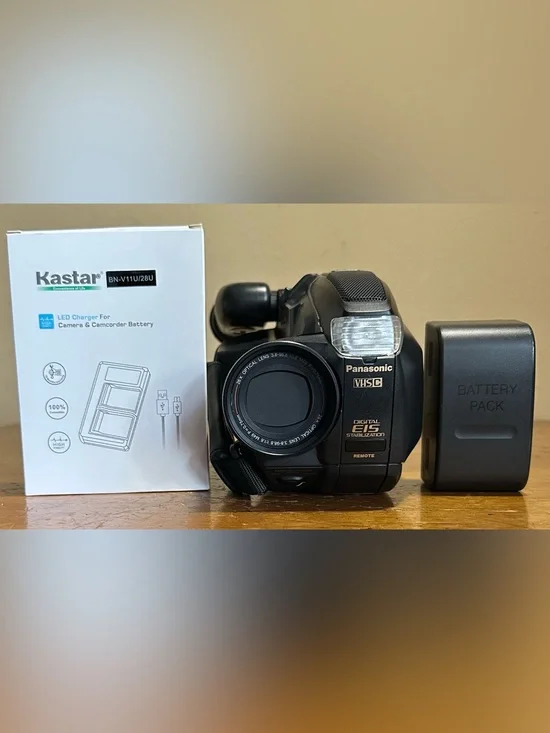 Panasonic Palmcorder PV-L559 VHS-C 150x Digital HD Zoom Lens Palmsight Camcorder