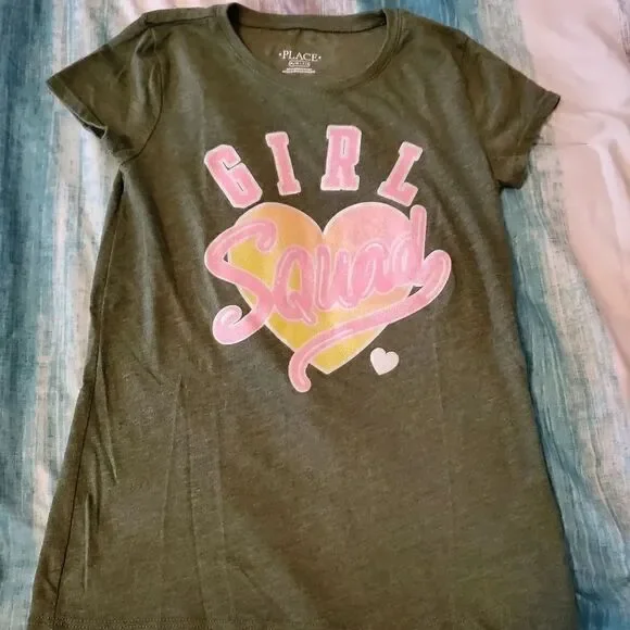 Adorable Little girls Tshirt size medium 7/8