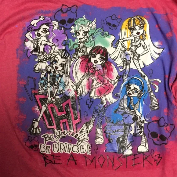Monster High size 16 Girls wide sleeve pink tshirt great for Halloween EUC