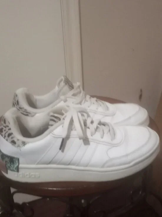 Adidas Postmove SE Low-Top White and Animal Print Sneakers GY6123 Women's Sz 9.5