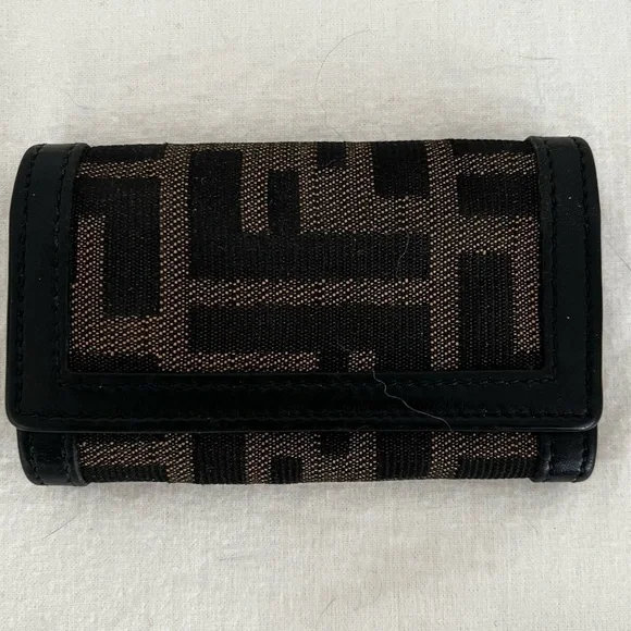 FENDI Zucca Canvas 4-Hook Key Holder Tobacco & Black COA Card Authentic Vintage