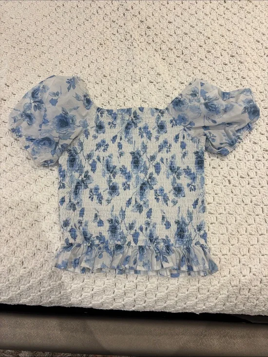 art class Blue Floral Smocked Puff Sleeve Top