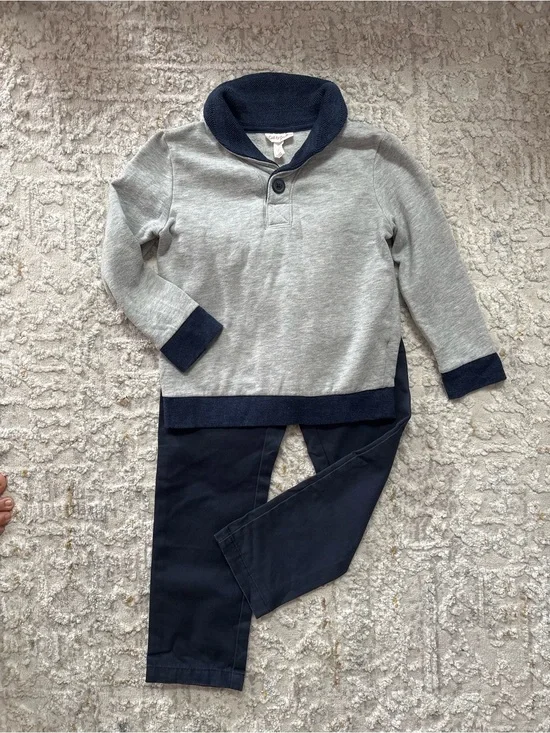 Cat & Jack Gray Pullover and Old Navy Blue skinny pants
