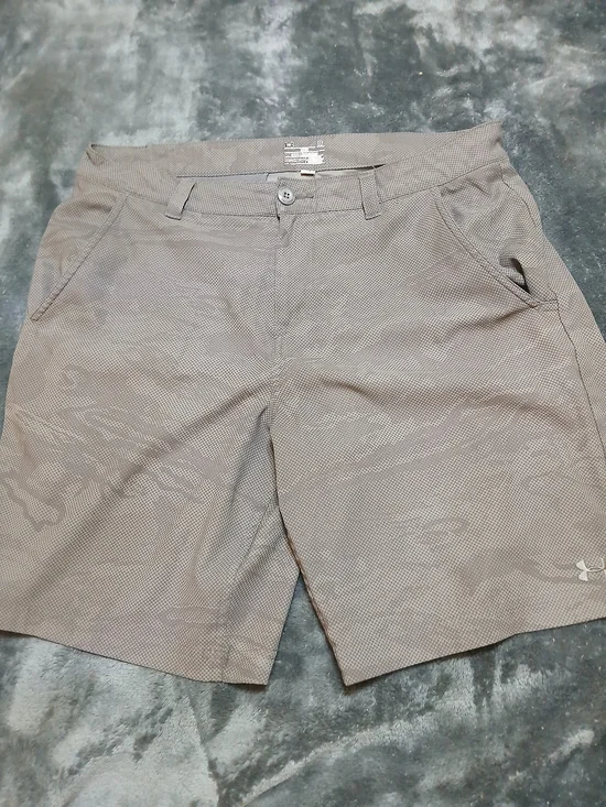 Under Armour Men's Tan Micro-Pattern Flat Front Shorts