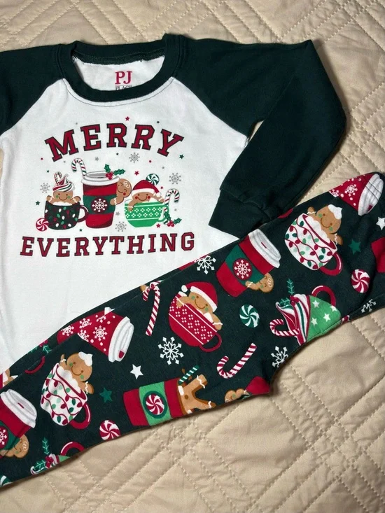 Children’s Place 5T Merry Everything Pajama Set
