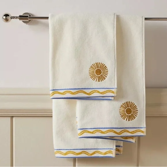 Anthropologie‎ Green Towels w Icon SUN