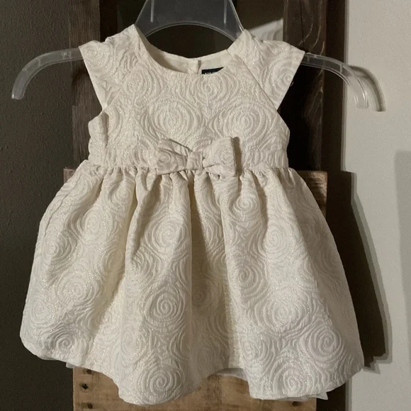 The Children’s Place Elegant Cream Baby Dress with Bow size 12 -18 months