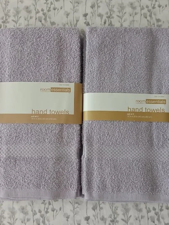 Room Essentials Hand Towels - Lilac 2 sets of 2 (4) towels total - NEW