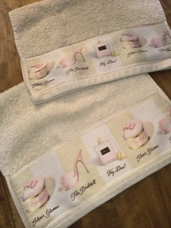 Hand Towel Pair with Pink Fashion Motif