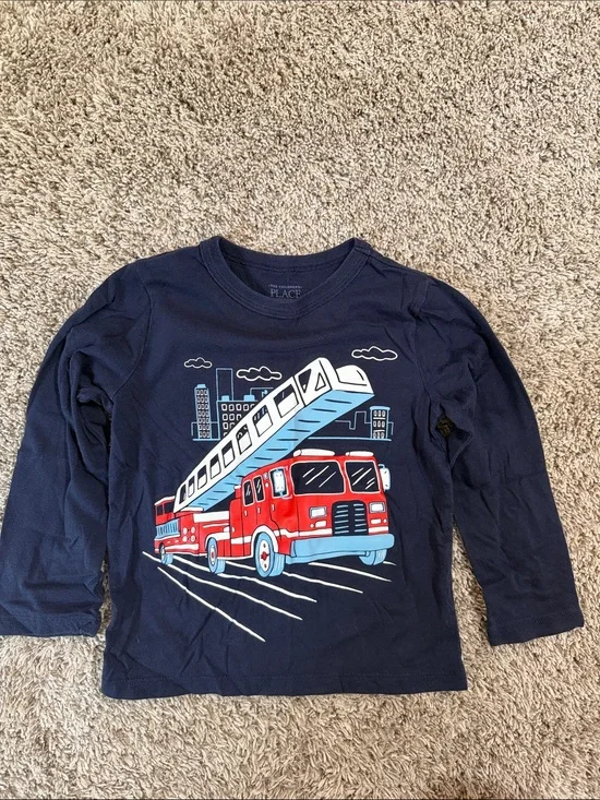 The Children's Place Navy Long-Sleeve Tee with Red Fire Truck Graphic Size 3T