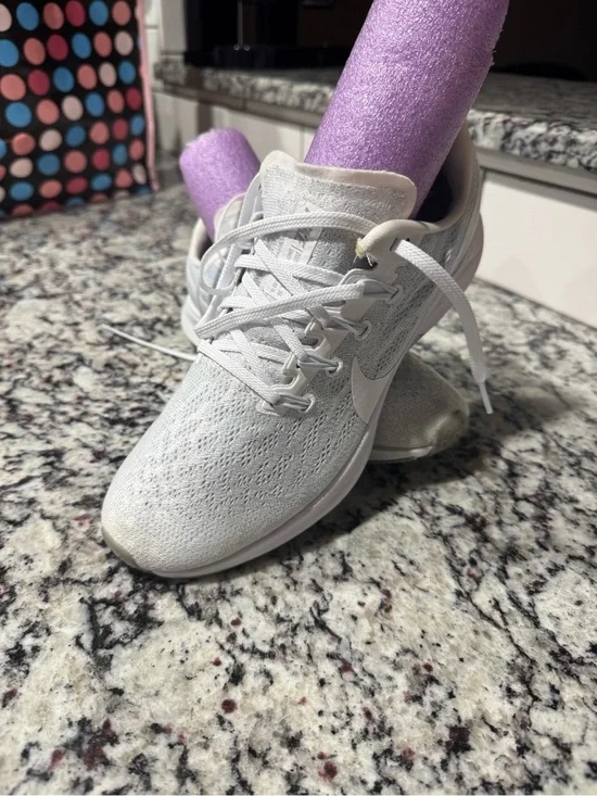 Nike Women’s Lightweight White Running Sneakers