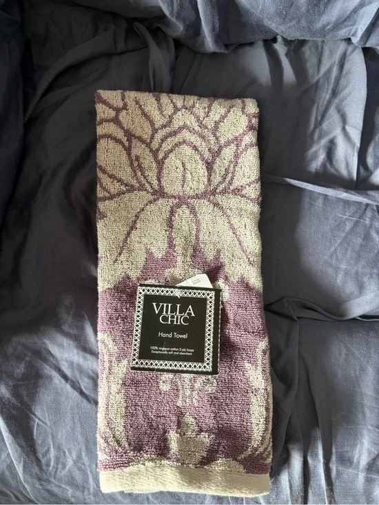 NWT Villa Chic Patterned Hand Towel