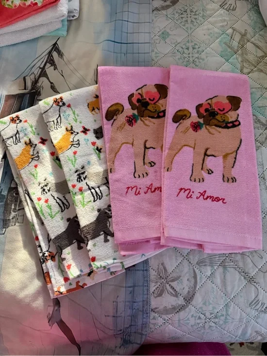 New Set of 4 Pug Dog/Dog Seasonal Print Hand Towels