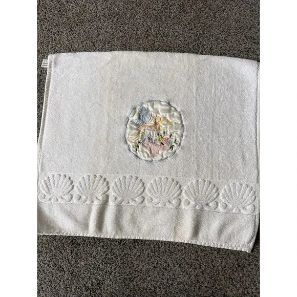 Vtg 100% Cotton Bathroom Towel From Turkey With Shell Design Embroidered Flowers
