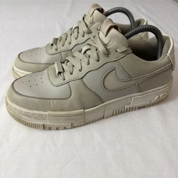 Women's Nike‎ Air Force 1 Pixel Light Stone Grey Size 9.5 Casual Gym Shoes Fit