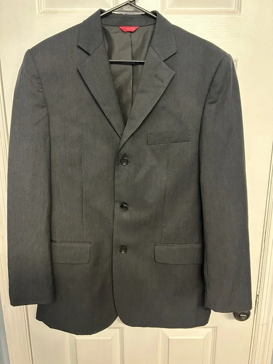 Classic Dark Gray Men's Three-Button Suit Jacket 42R