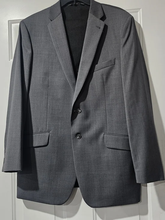 Joseph Abboud Classic Men's Gray Two-Button Blazer Suit Size 44L Pant 38wx30