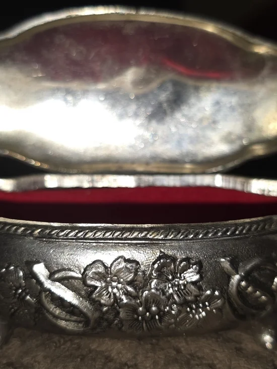 Source Unknown Vintage Silver Floral Embossed Jewelry Box with Red Lining