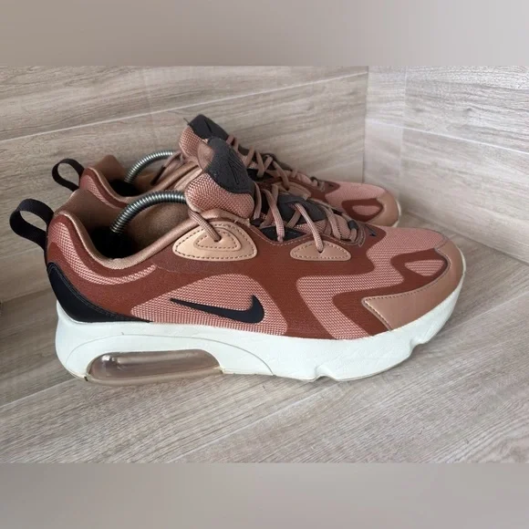Nike Air Max 200 Metallic Red Bronze Sneaker CT1185-900 Women’s Shoe Size 9