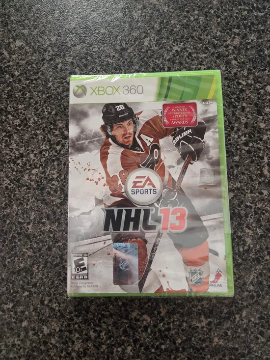 EA SPORTS NHL 13 Xbox 360 Video Game - White & Green Cover
