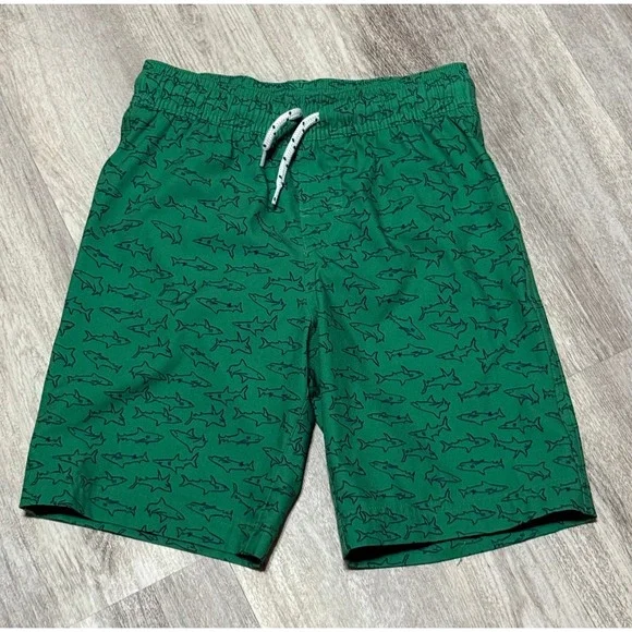Amazon‎ Essentials size small boys green shark swim trunks 6/7