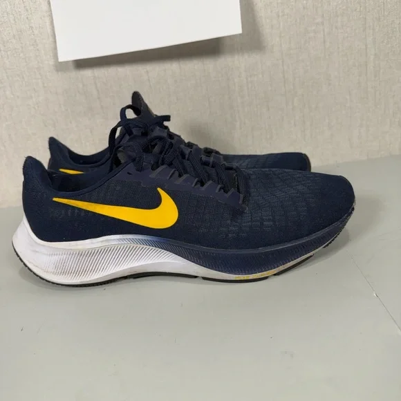 Nike Air Zoom Pegasus 37‎ Michigan Womens 9 Player Exclusive