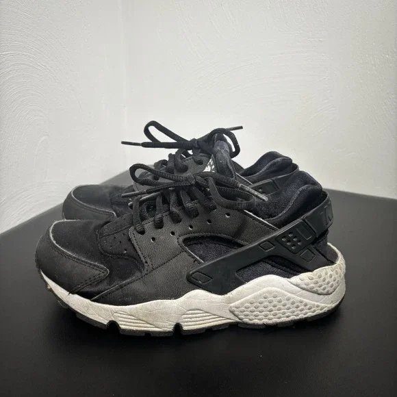 Nike Air Huarache Run Women's Shoes Size 6.5 Black-Black-White 634835-006 Casual