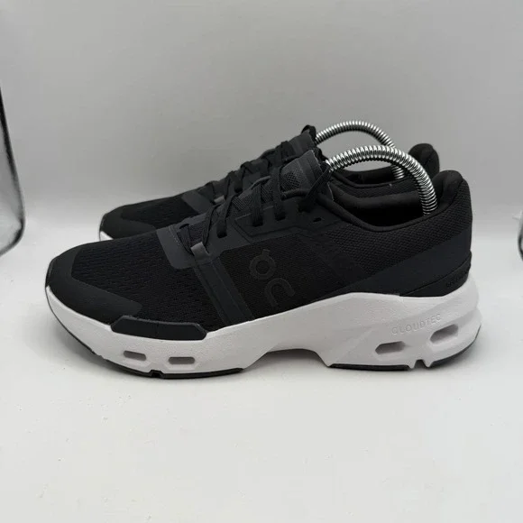 On‎ Women's Cloudpulse Sneakers Size 10 Black and White New