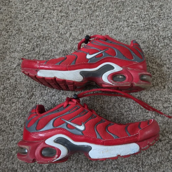 NIKE Air Max Plus 'Red Pure‎ Platinum Sneakers Size 7Y ( Womens 8.5)